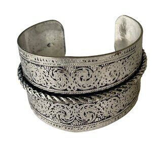 3/$20 SALE 🛒 Silver Southwestern Boho Cuff bracelet with engraving